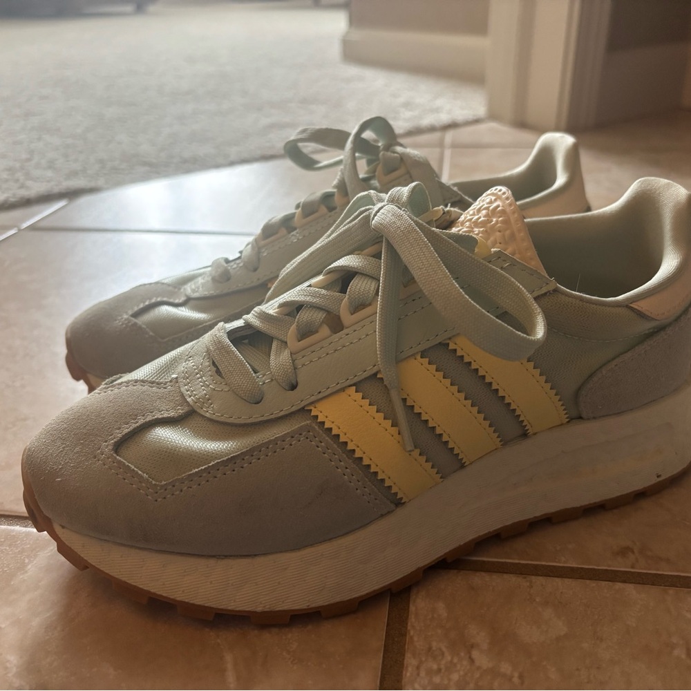 Adidas Women's Sneakers - Mint Green and Soft Yellow